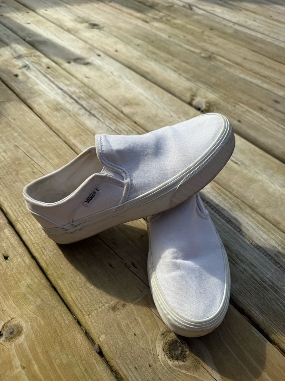Women’s White Vans Canvas Slip-On Sneakers - Size 6.5 - Picture 3 of 8